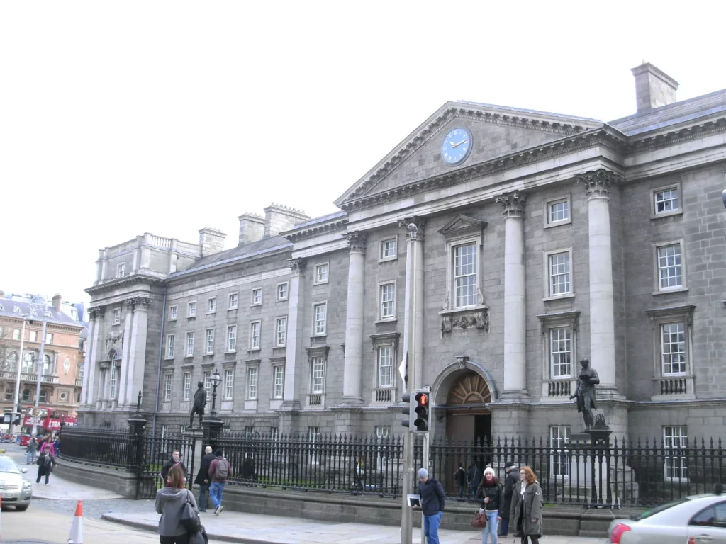 Dublin, Ierland, Trinity Collegel | Claudia Goes Abroad