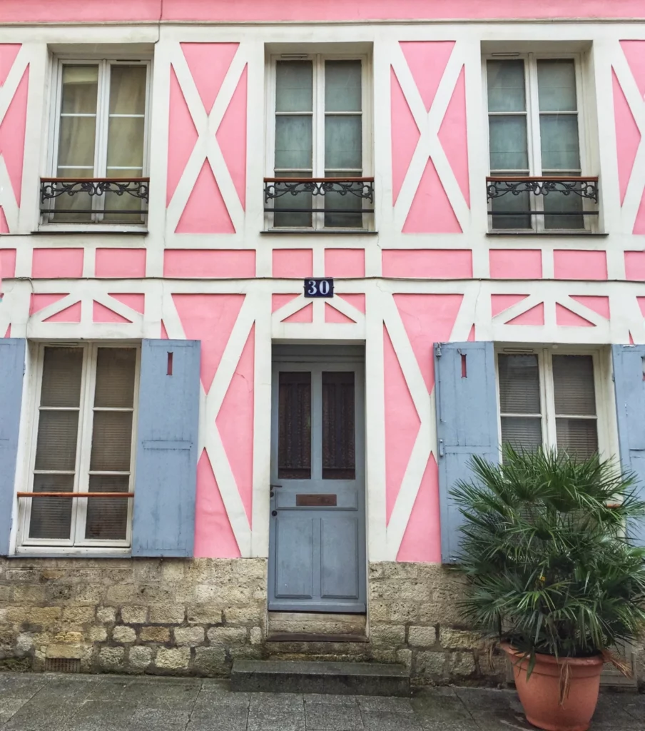 Parijs, Frankrijk, Rue Crémieux | Claudia Goes Abroad